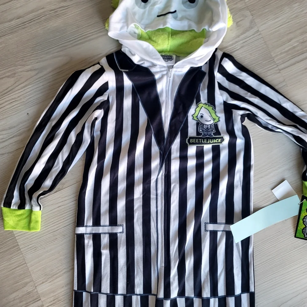 New Beetlejuice Boys Striped  Union Suit  Sleeper Pajamas Size XS 4/5 Hallowen